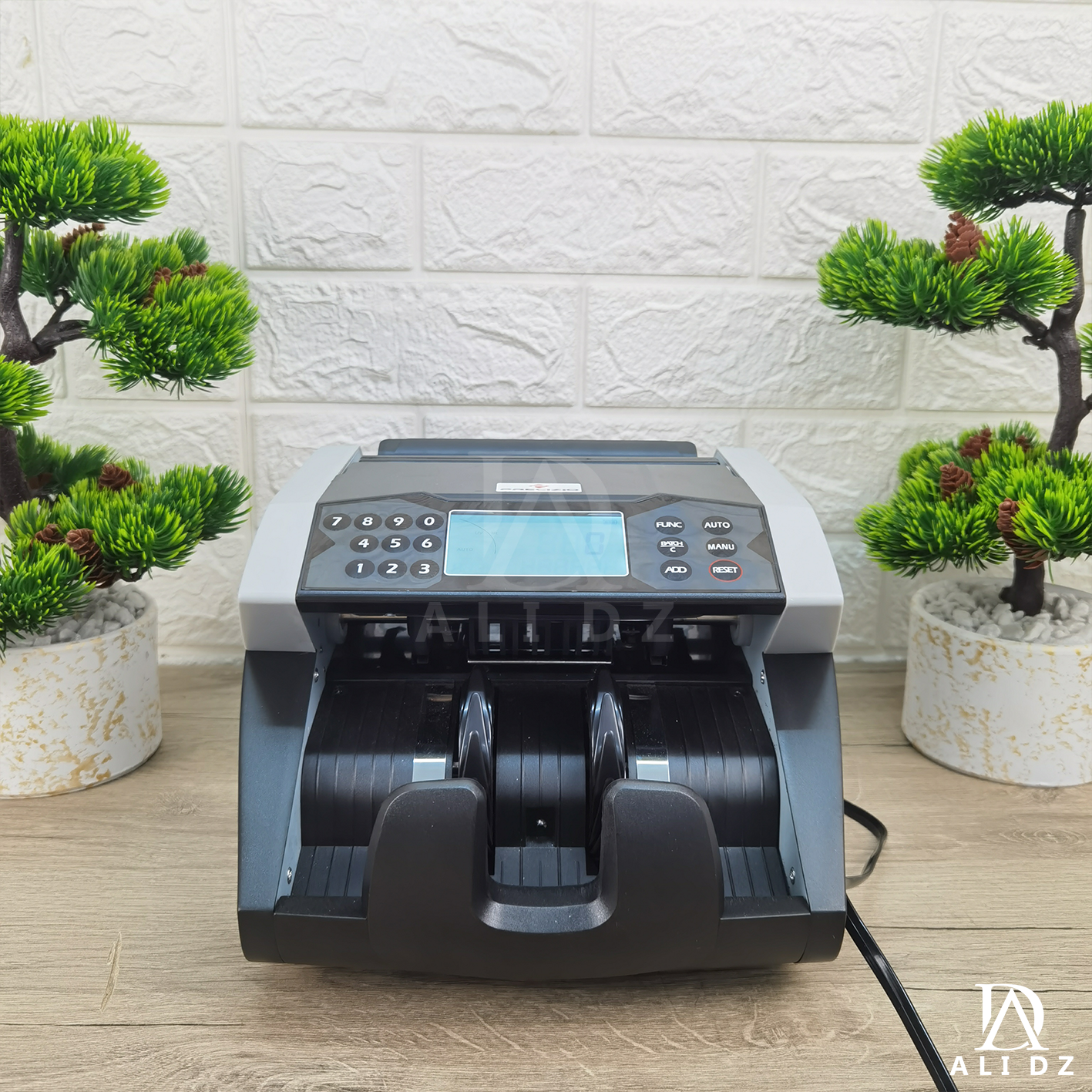 آلة عد الأوراق النقدية بالبطارية