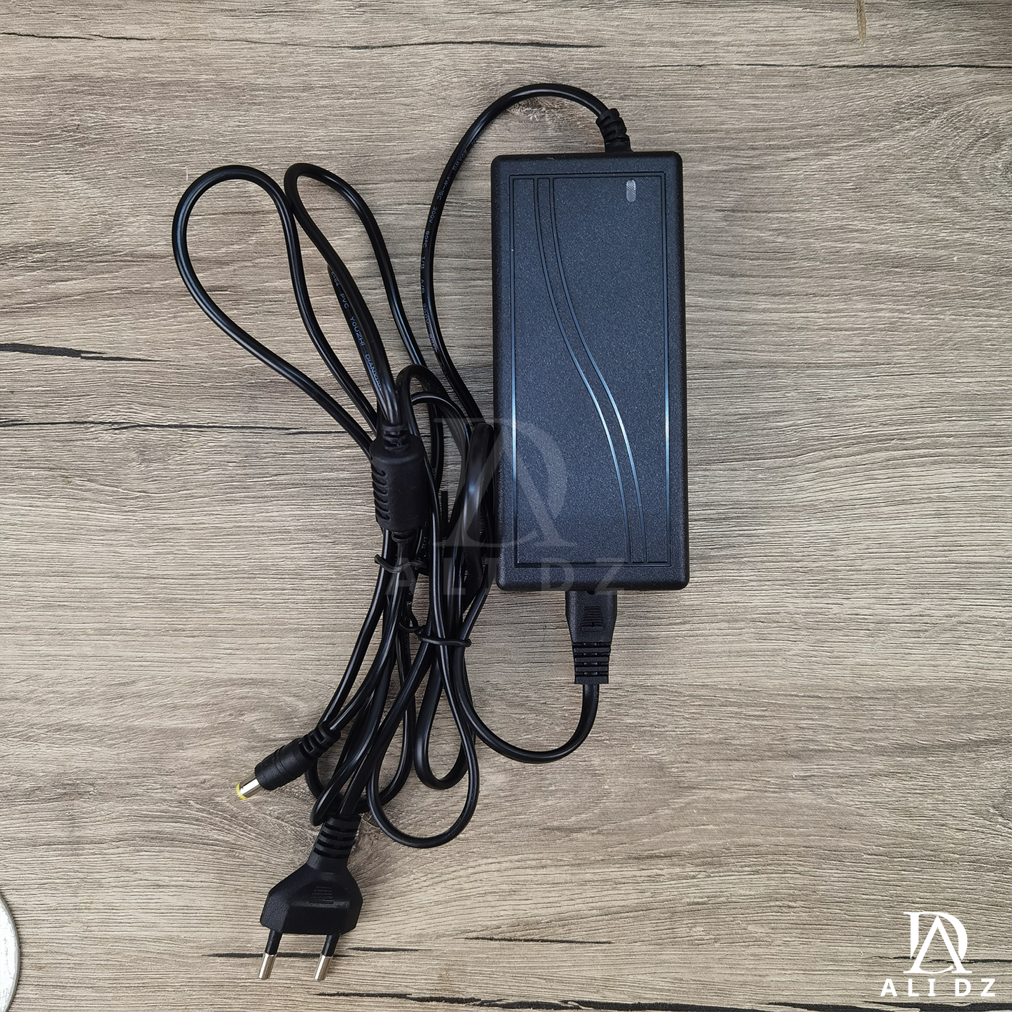 آلة عد الأوراق النقدية بالبطارية