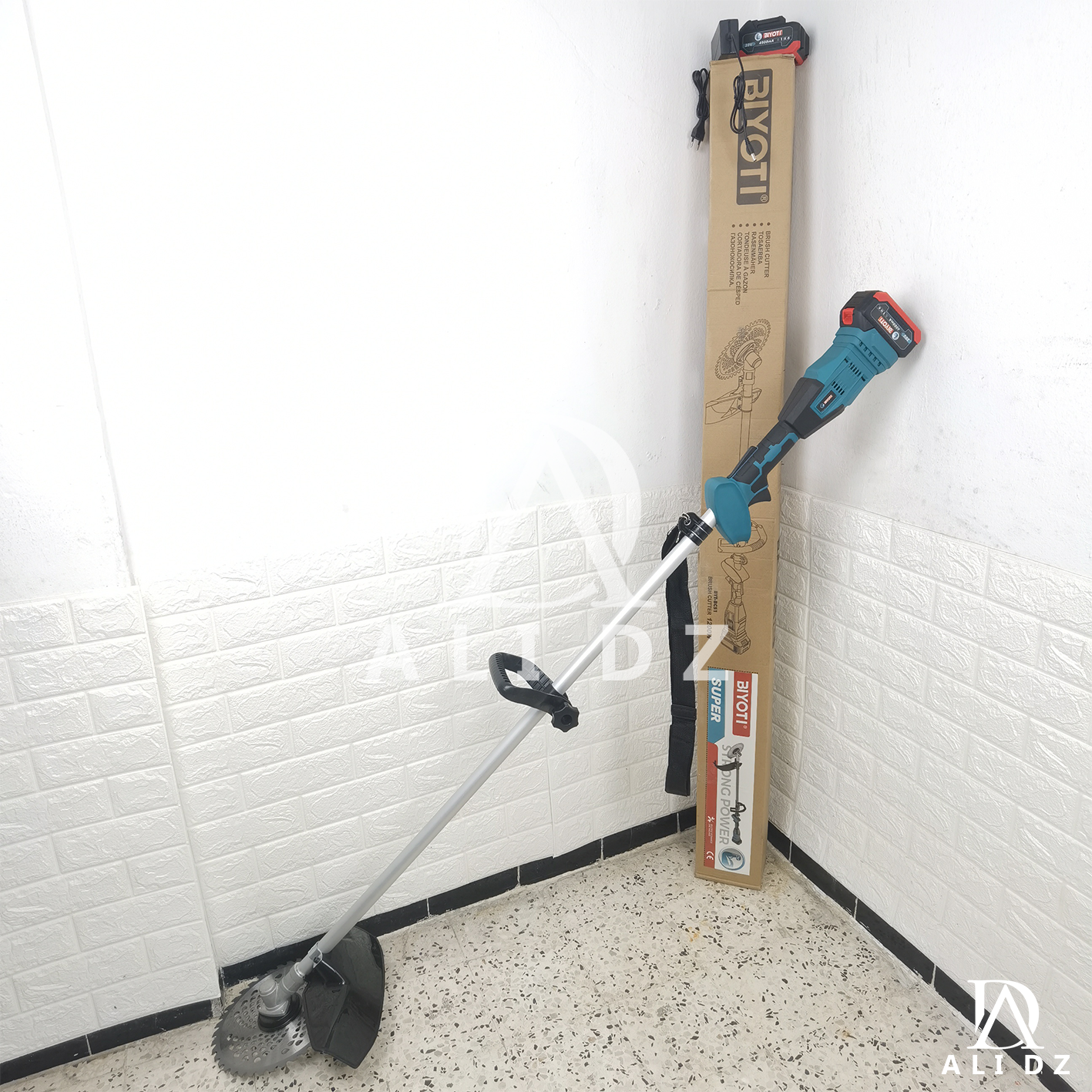 آلة قص الخشب والأعشاب بيوتي