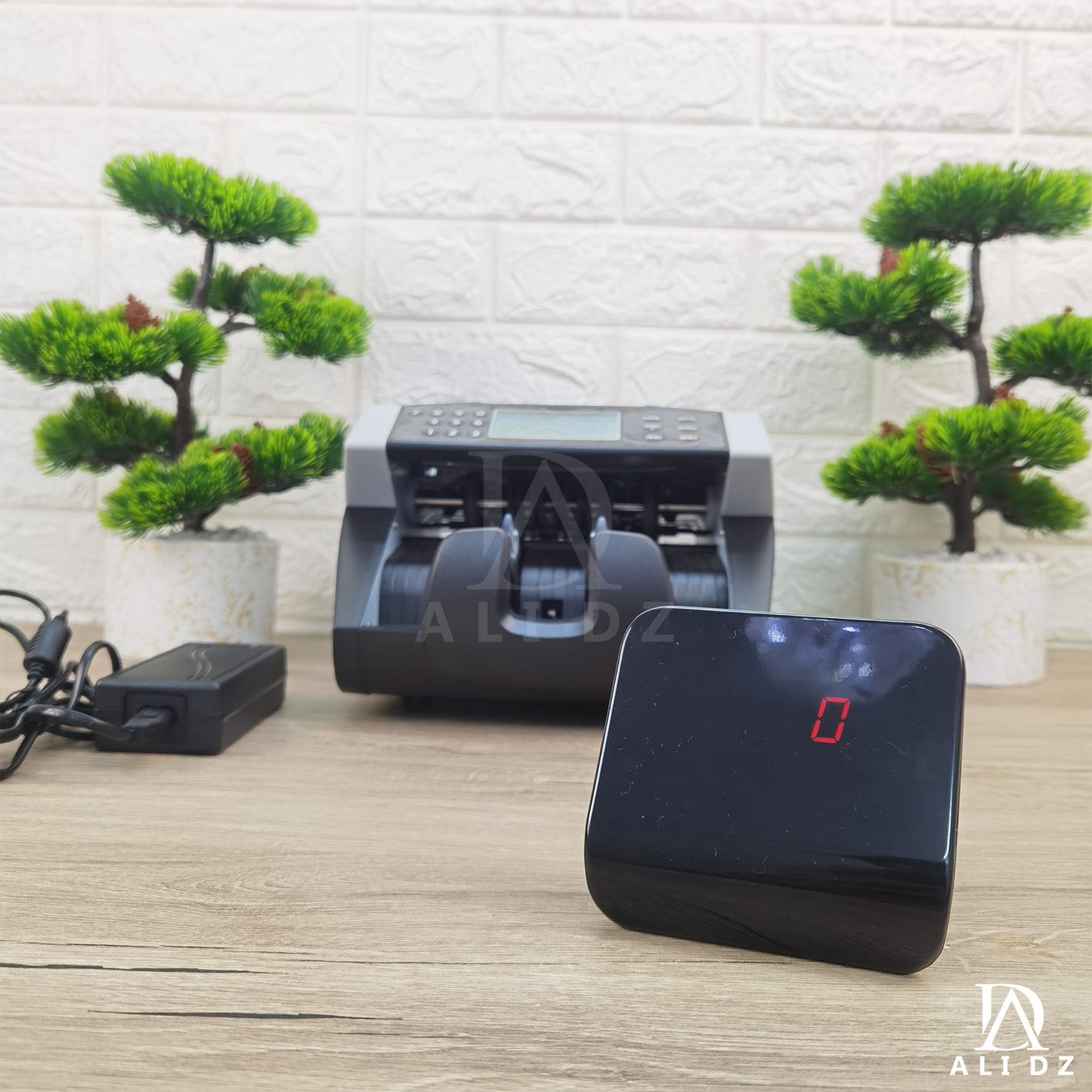 آلة عد الأوراق النقدية بالبطارية