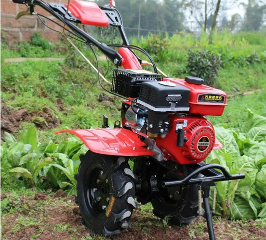 آلة حرثية تعمل بالبنزين